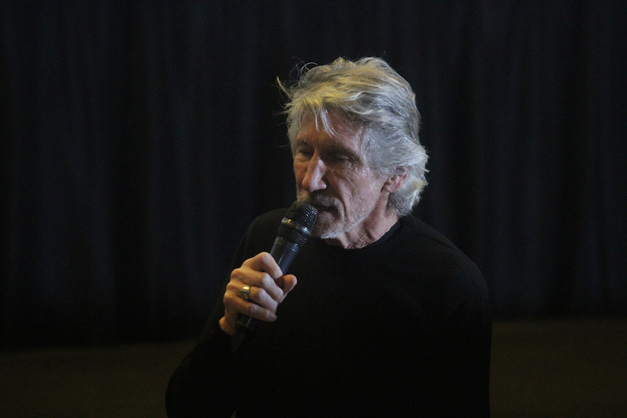 Roger Waters presentó el documental The Occupation of the American Mind en la Cineteca Nacional