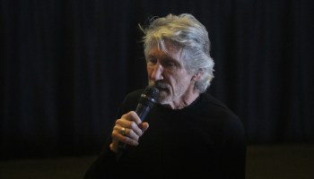 Roger Waters presentó el documental The Occupation of the American Mind en la Cineteca Nacional