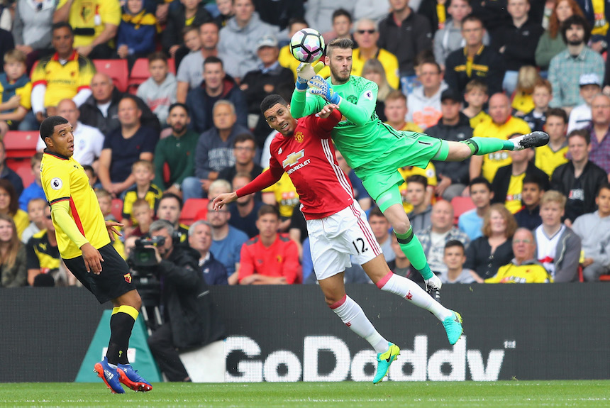 una mala salida de David de Gea casi le cuesta el gol al United 