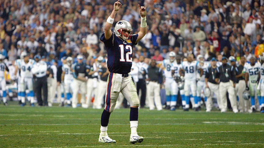 Tom Brady inició su primer juego como titular hace 15 años 