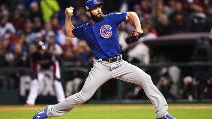 Jake Arrieta lanza