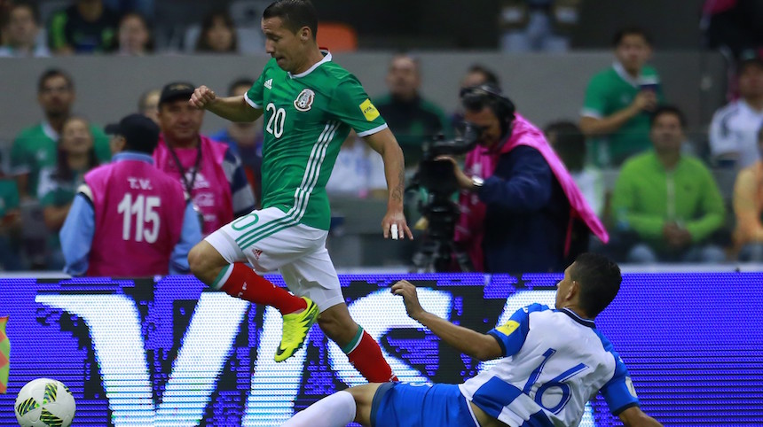 México y Honduras durante un partido de las eliminatorias