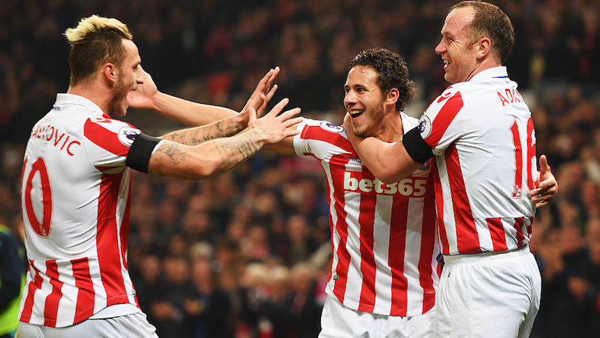 Stoke City no tuvo problemas para vencer al Swansea