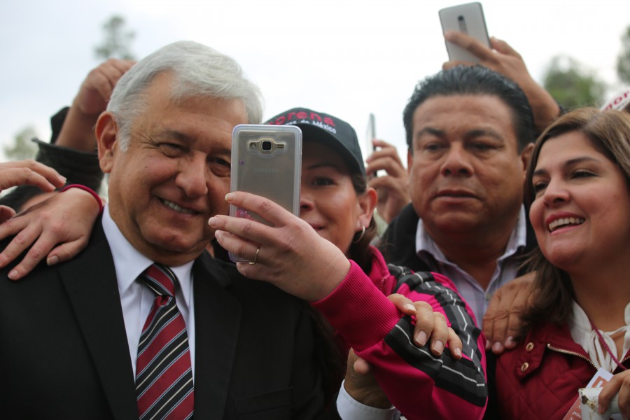 amlo-selfie