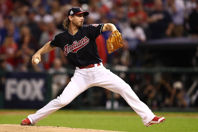 Cleveland Indians Josh Tomlin lanza