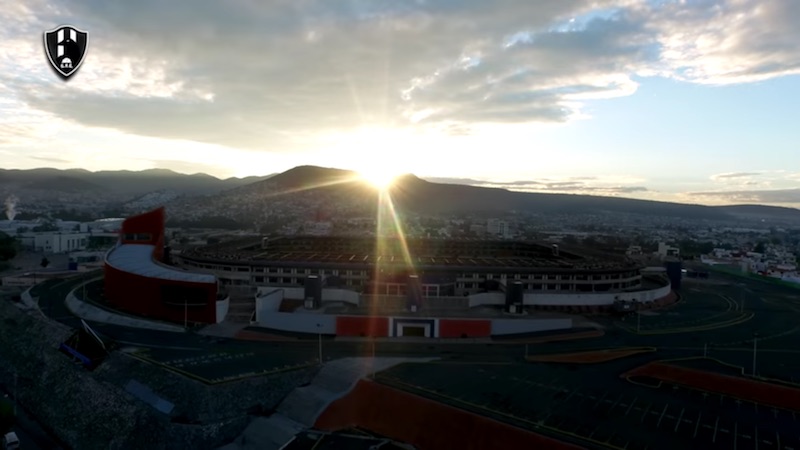 Pasión, esfuerzo y mucho futbol: todo el color que despierta Club de Cuervos  