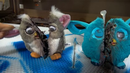 Furby por dentor y por fuera