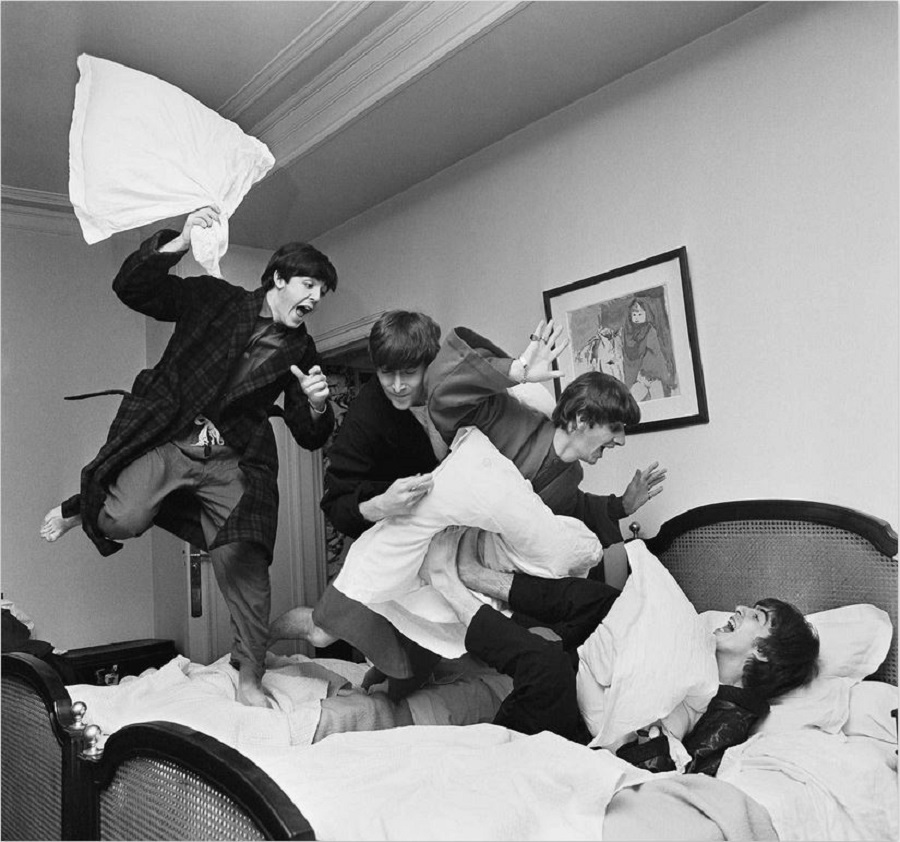 Pelea de almohadas - The Beatles