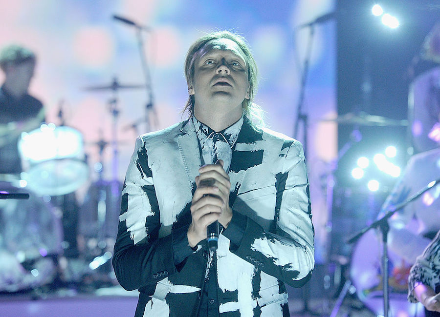 Arcade Fire comparte "Reflektor" en vivo.