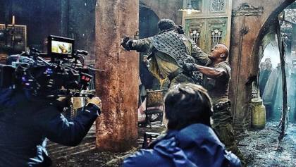 The Rock pateando traseros en Jumanji