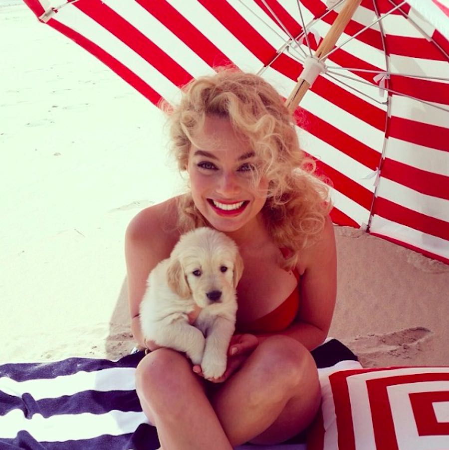 Margot Robbie y su perrito