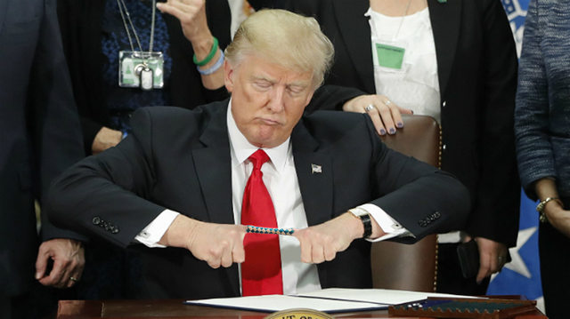 trump firma5