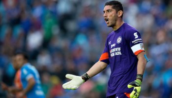 Jesús-Corona-enojado-en-partido-del-Cruz-Azul