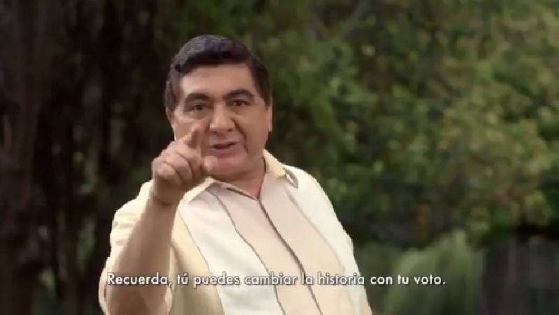 Imagen del spot de Morena en que aparece Carlos Bonavides