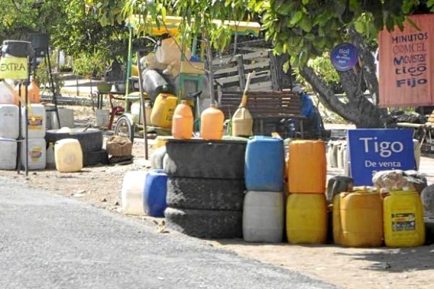 Gasolina robada de huachicoleros