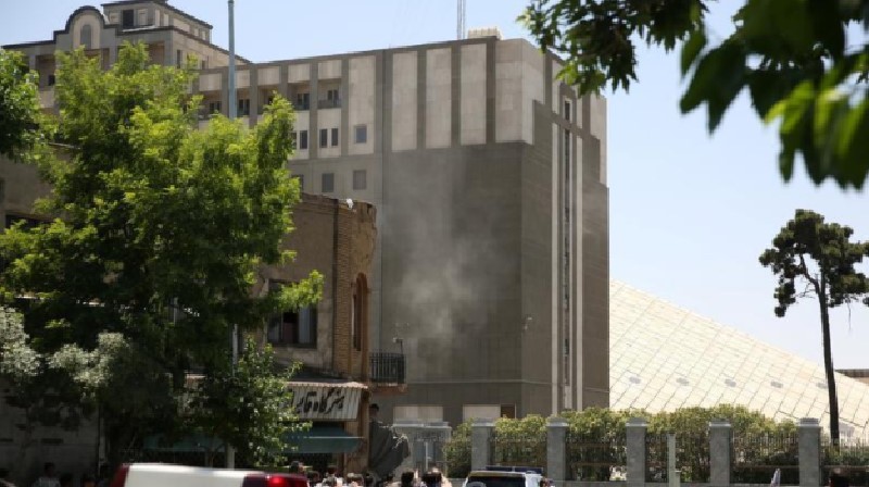 Atentado en Parlamento iraní