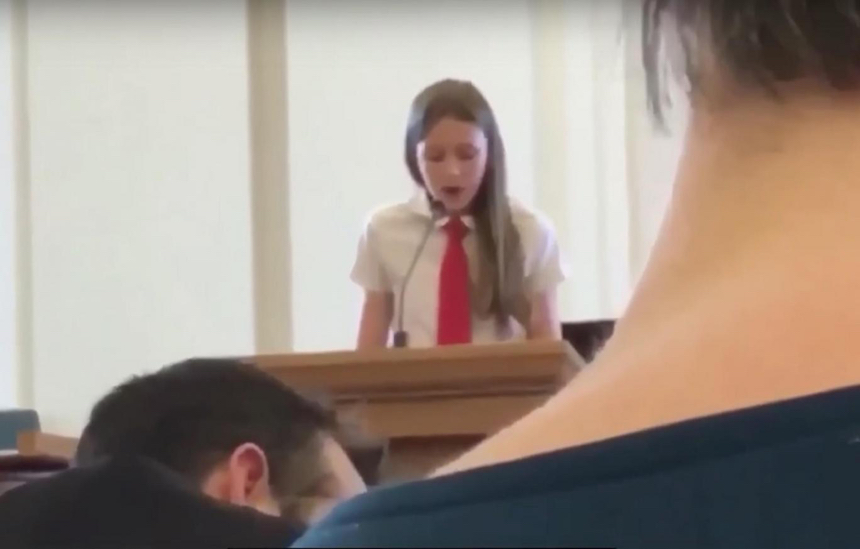 Savannah - La chica que admitió ser gay en una iglesia