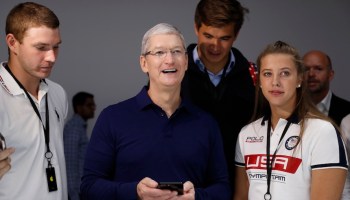 Tim Cook - iPhone