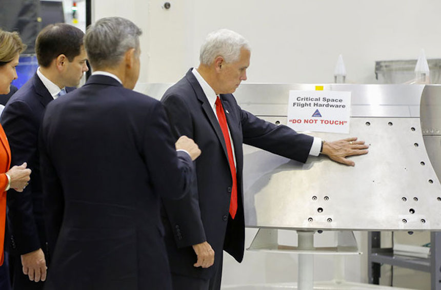 Mike Pence en la NASA