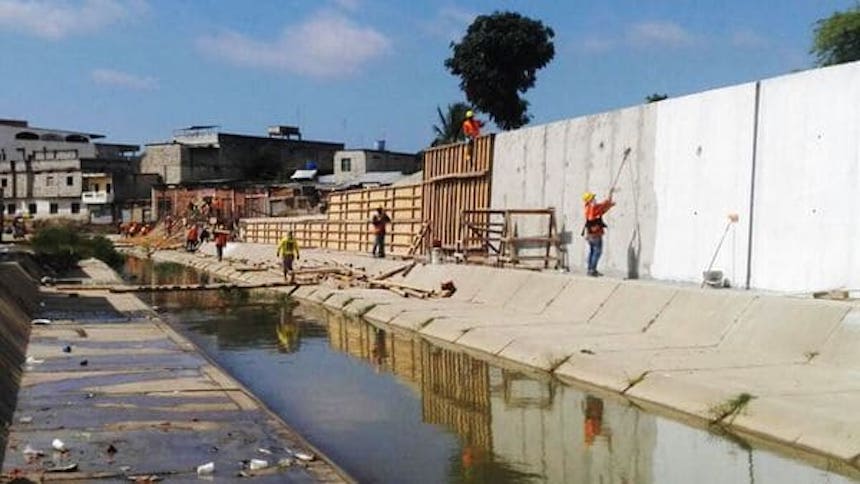 Muro entre Ecuador y Perú