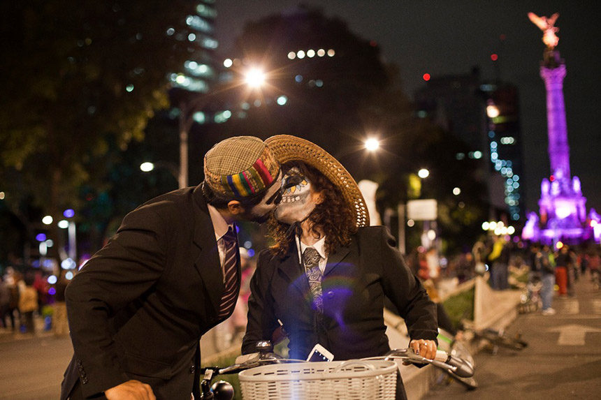 Paseo Nocturno Día de los Muertos