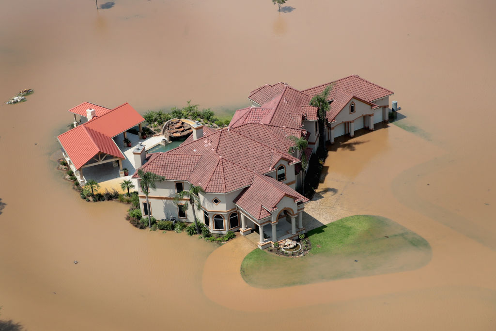 casa inundada en Houston