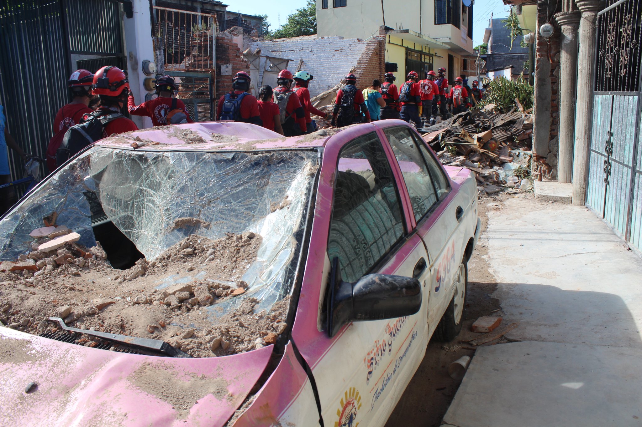 Topos Tlatelolco ayudan en el sismo