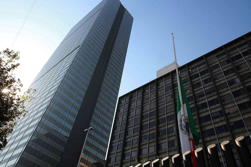 Amenazan a Torre de Pemex