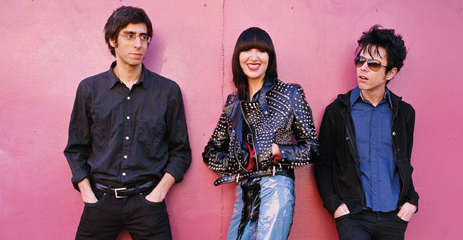 Escucha “Black Tongue”, ¡el demo inédito de los Yeah Yeah Yeahs!