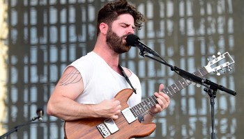 Foals comparten fotos de la grabación de su nuevo álbum