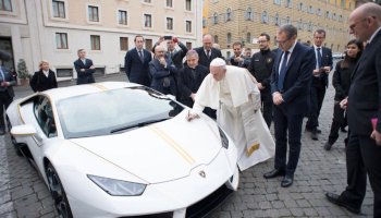 El Lamborghini del papa Francisco - Recepción