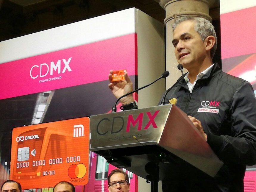 Miguel Ángel Mancera presenta tarjeta del Metro