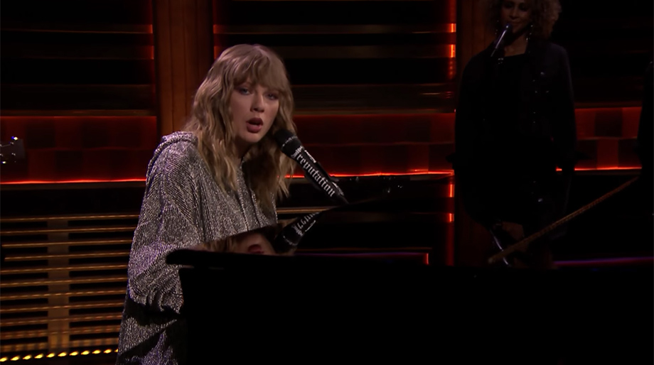 Taylor Swift hace un emotivo "tributo" a la mamá de Jimmy Fallon