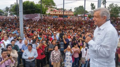 Andrés Manuel López Obrador, precandidato presidencial de Morena