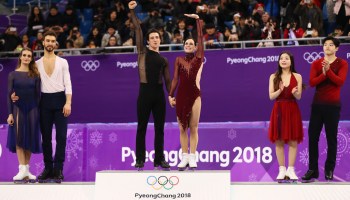 En una auténtica batalla de titanes en la danza sobre hielo, Canadá se llevó el Oro