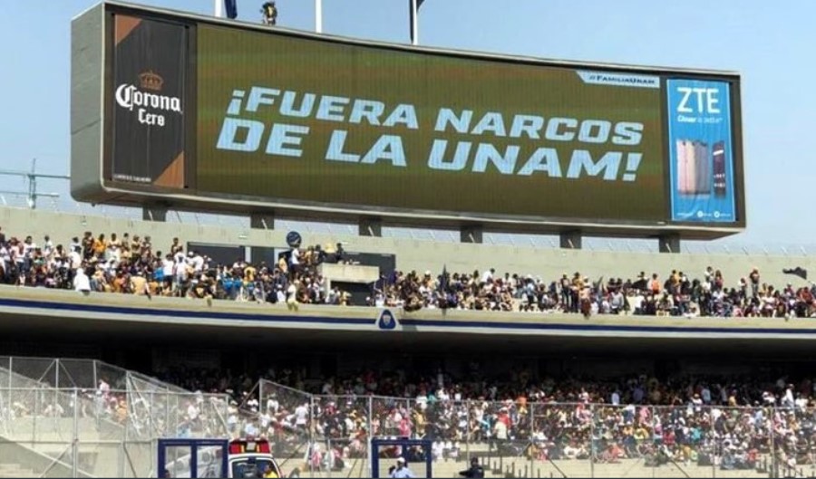 Mensaje en estadio Olímpico Universitario