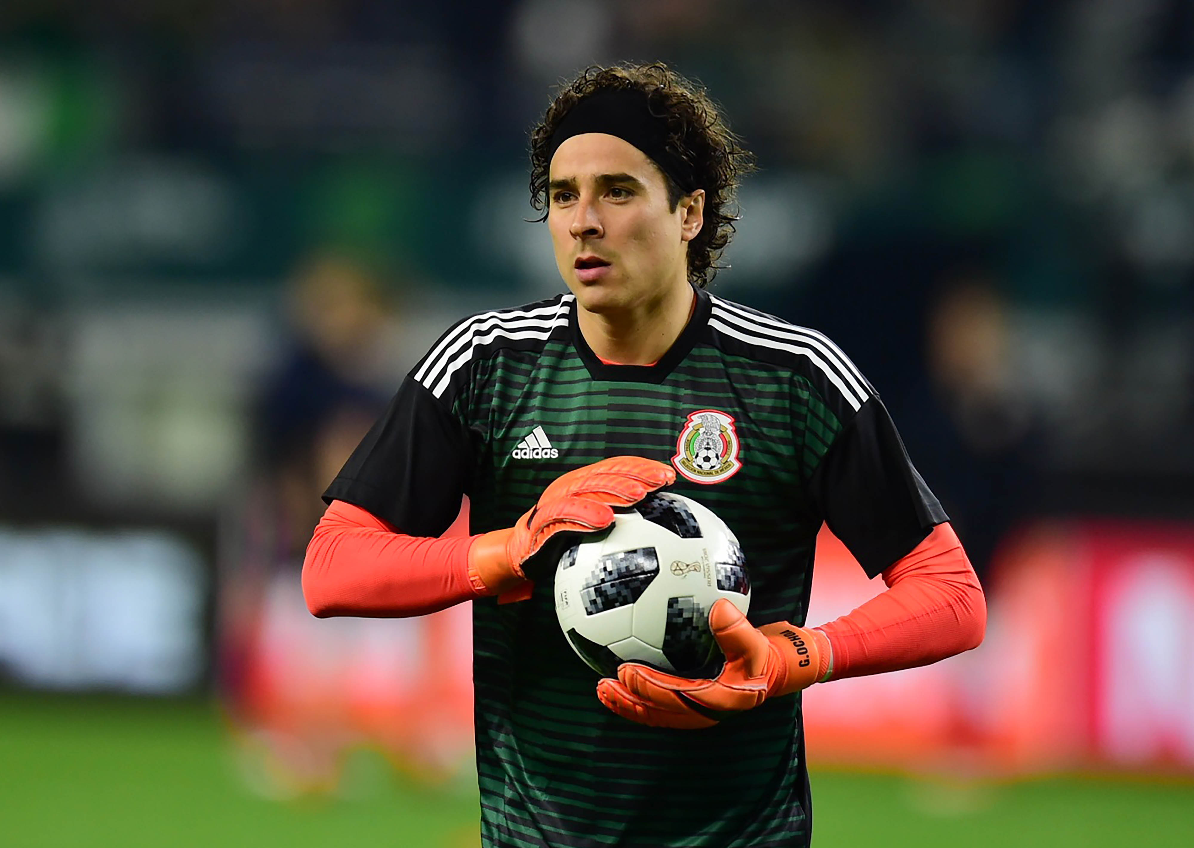 Memo-Ochoa-Standard-Lieja-Selección-Mexicana