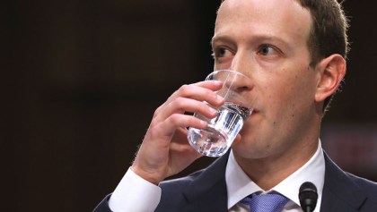 Marck Zuckerber se presentó en el senado y los memes le llovieron