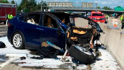 Tesla sufre accidente en modo automático