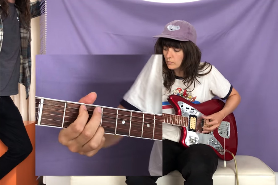 Courtney Barnett te enseña cómo tocar su nueva canción 'Sunday Roast'