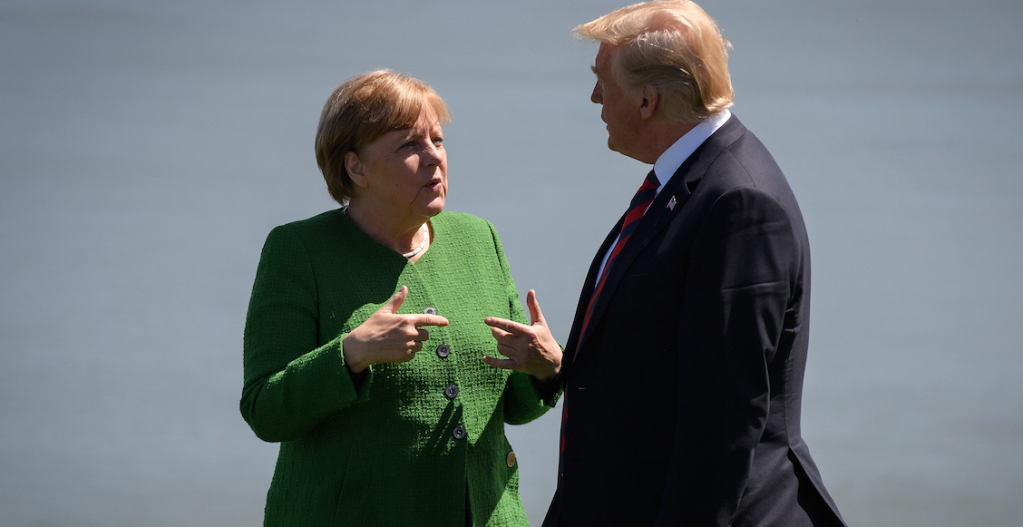 Donald Trump critica programa de seguridad de Angela Merkel