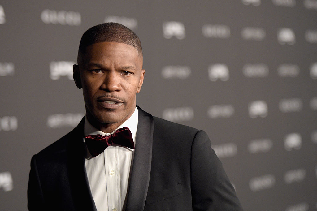 Acusan a Jamie Foxx de golpear con su pene a una mujer