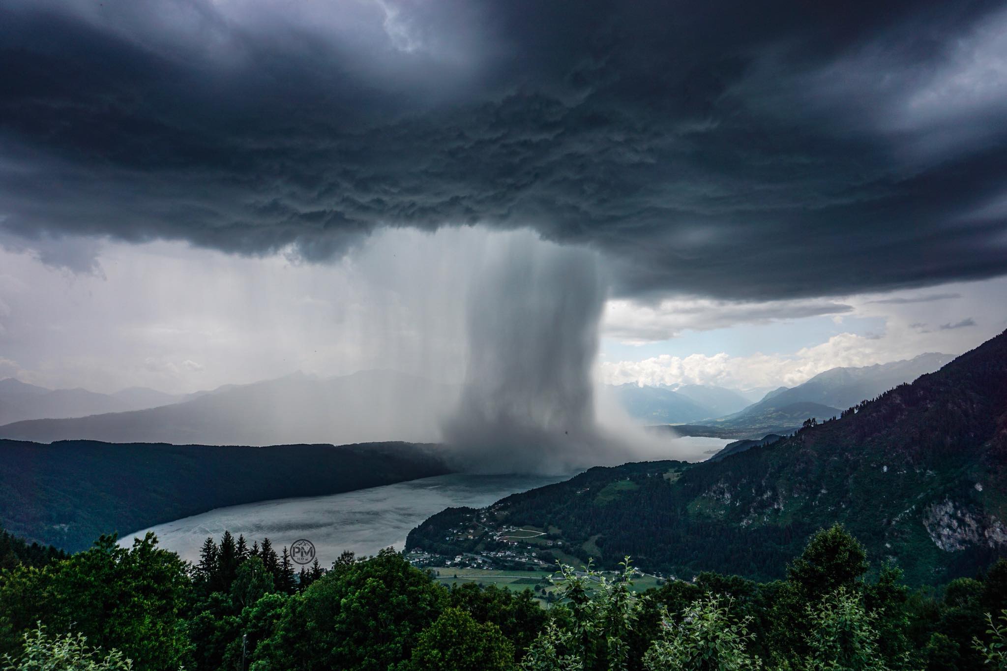 Captan "tsunami del cielo"