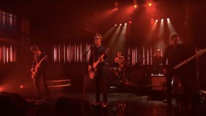 Mira a Interpol interpretar "The Rover", en el show de Stephen Colbert