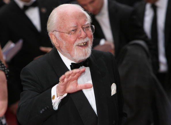 Richard Attenborough (John Hammond)