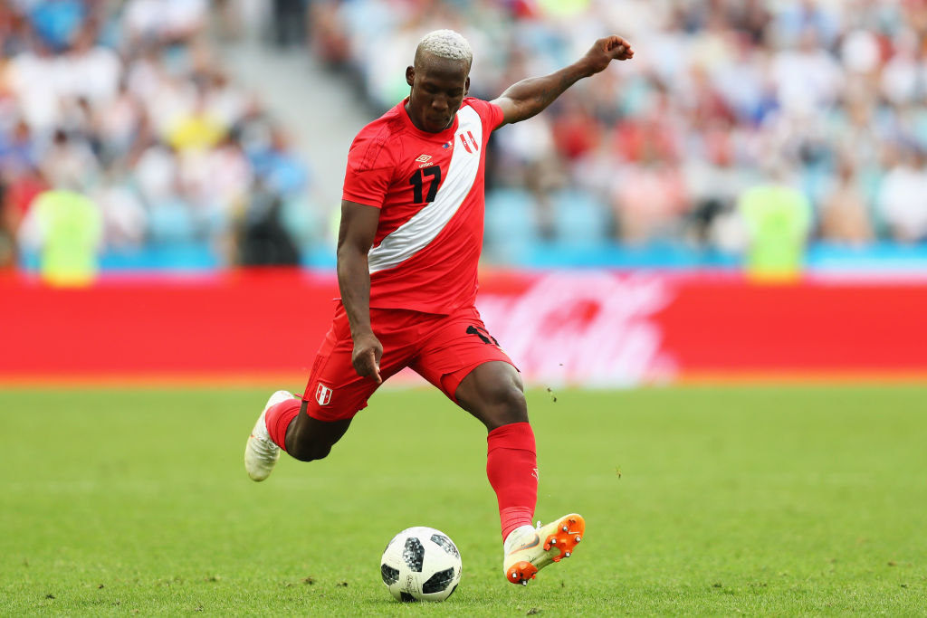 ¿Nueva manada? Luis Advíncula estaría en España para firmar con el Rayo Vallecano