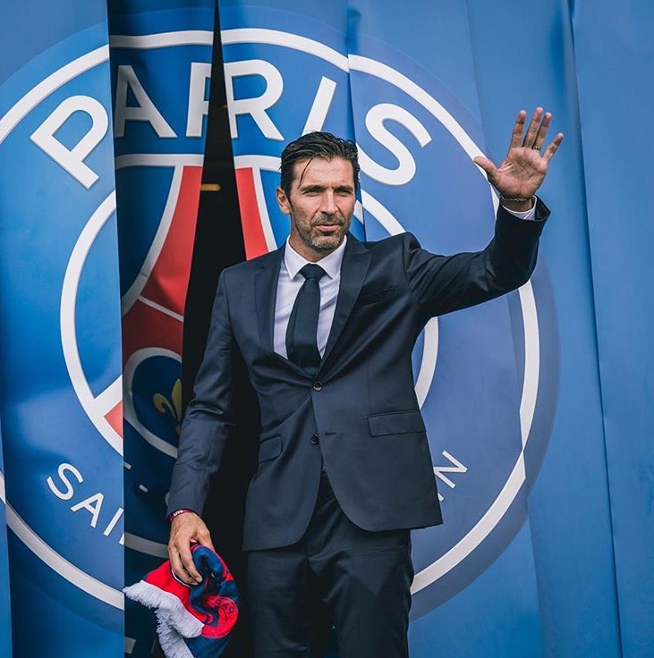 Así fue la presentación de Gianluigi Buffon con el PSG