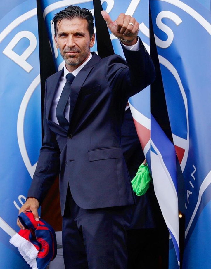 Así fue la presentación de Gianluigi Buffon con el PSG