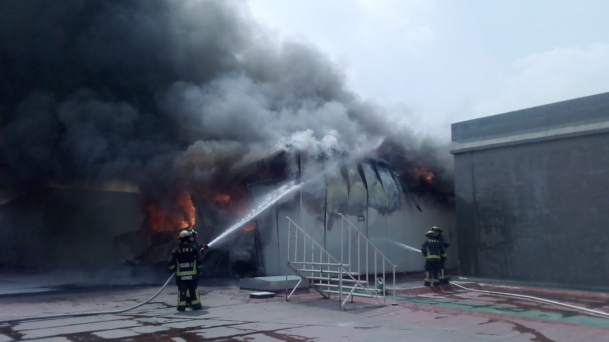 incendio-galerias-coapa-1