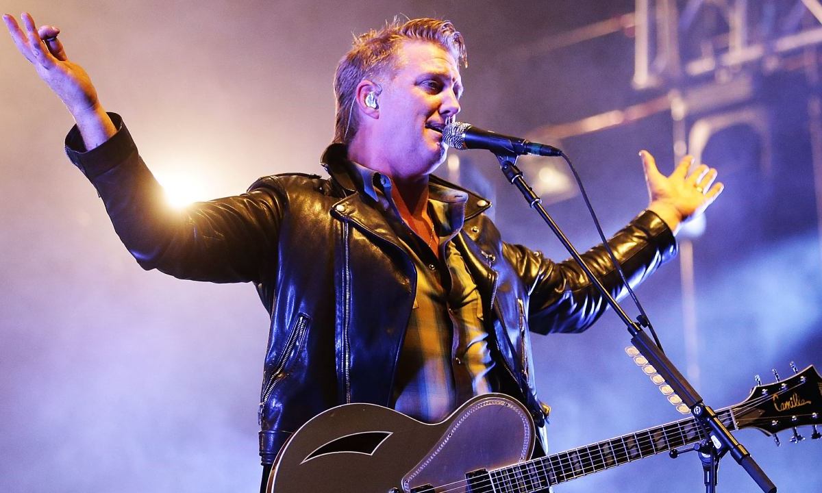 Josh Homme de Queens of The Stone Age se peleó con la seguridad del Mad Cool 2018